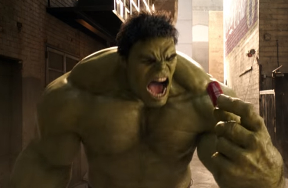 Il video di Hulk e Ant-Man: i 'giganti' si sfidano per uno spot d...