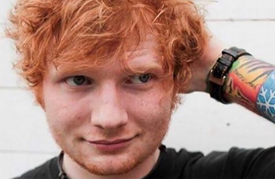I fan di Ed Sheeran invadono il quartiere del pub in cui sta registrando un video